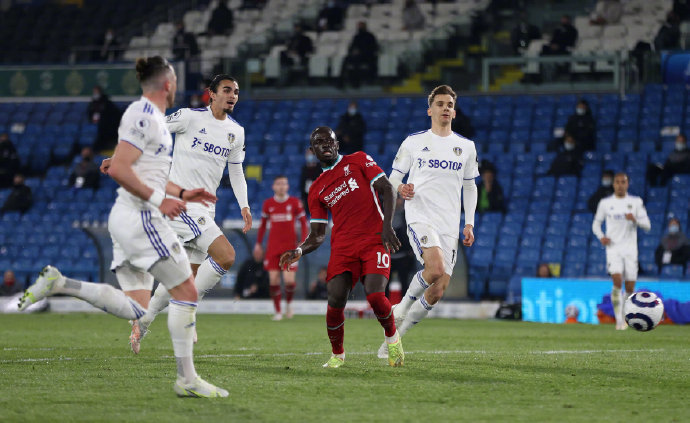  利兹联青春防线固若金汤，白玫瑰主场闷平切尔西